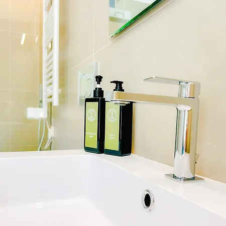 L'ancora 5 アパート